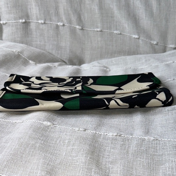 Vera Bradley Imperial Rose Pattern Tri-Fold Style Makeup Brush Travel Case NWOT - Picture 4 of 12